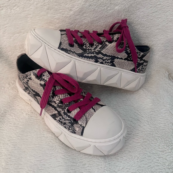 Schutz Platform Sneakers Snake Print - Picture 2 of 6